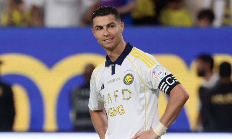 cristiano.ronaldo.al.nassr.2024.25.beffardo.2100x1260